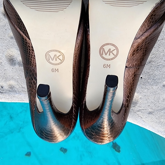 Michael Kors shoes pumps copper colored size 6 elevated  heels 👠 pumps - Picture 8 of 14
